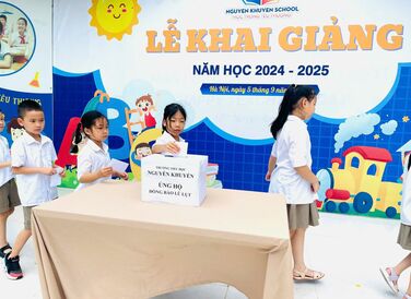 Chùm ảnh ủng hộ nạn nhân bão lũ yagi