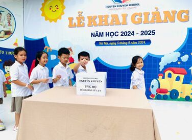 Chùm ảnh ủng hộ nạn nhân bão lũ yagi