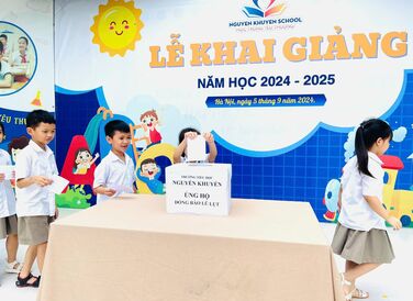 Chùm ảnh ủng hộ nạn nhân bão lũ yagi