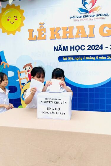 Chùm ảnh ủng hộ nạn nhân bão lũ yagi