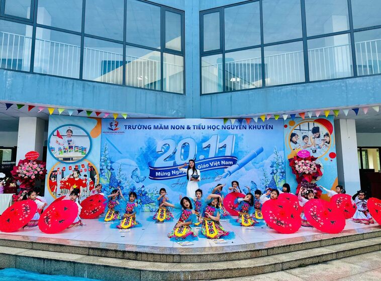 Văn nghệ chào mừng Ngày nhà giáo VN 20/11